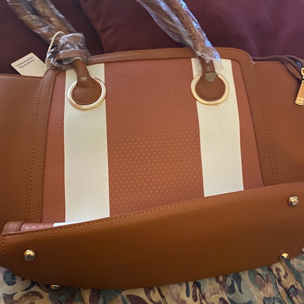 Camel Purse ( no top brand)